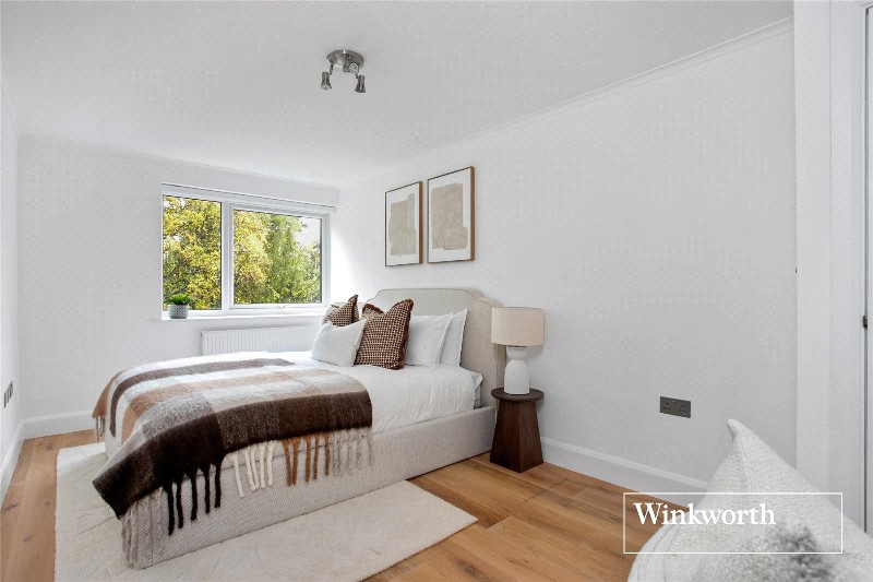 Sutherland Close, Barnet, EN5