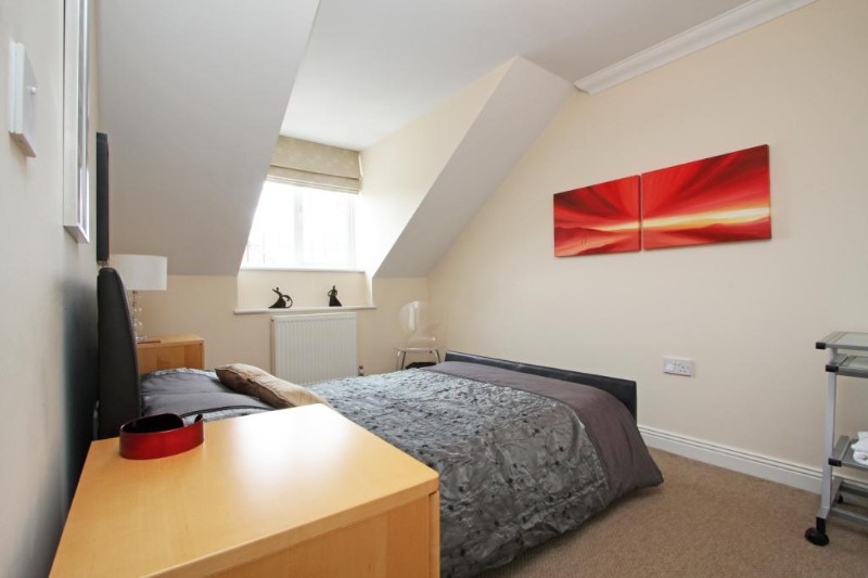 Eaves Close, New Haw Road, Addlestone, KT15
