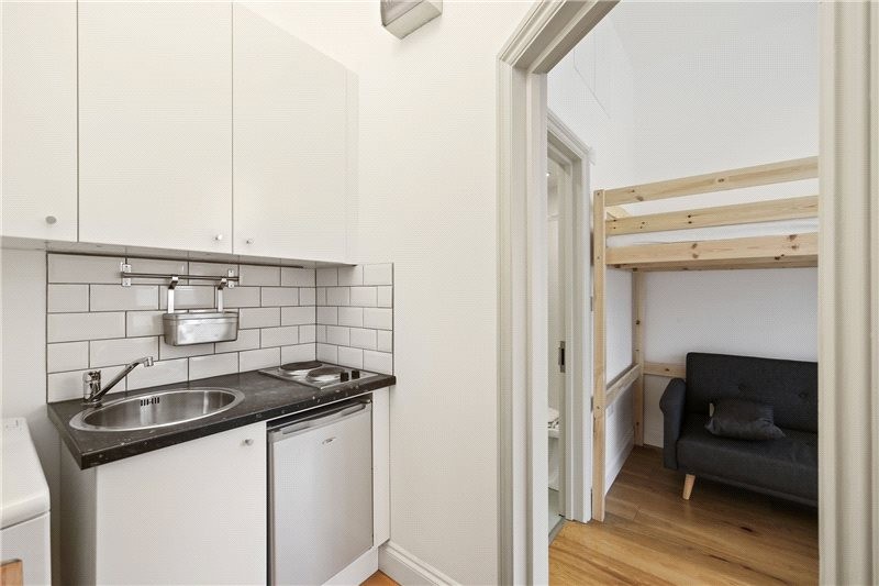 The Vale, London, W3
