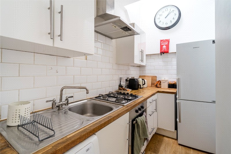 Kings Avenue, London, SW4