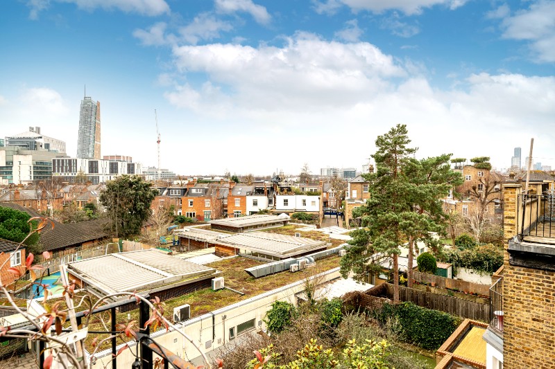 St. Quintin Avenue, London, W10