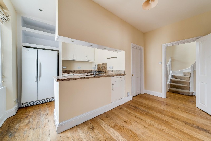 St. Georges Drive, London, SW1V