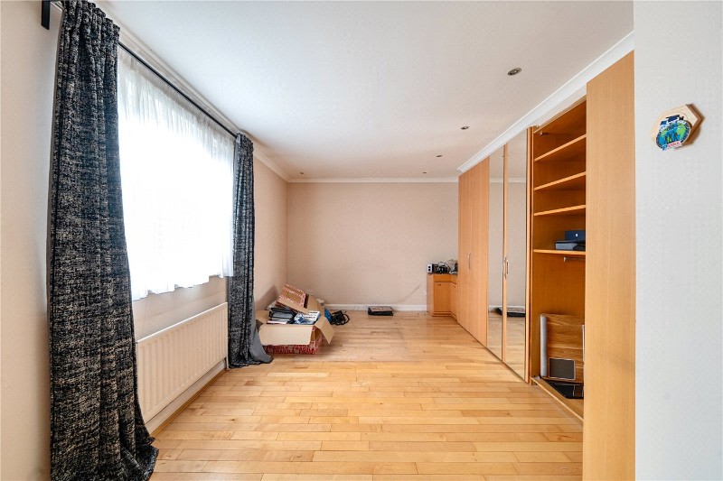 Haslemere Gardens, Finchley, London, N3