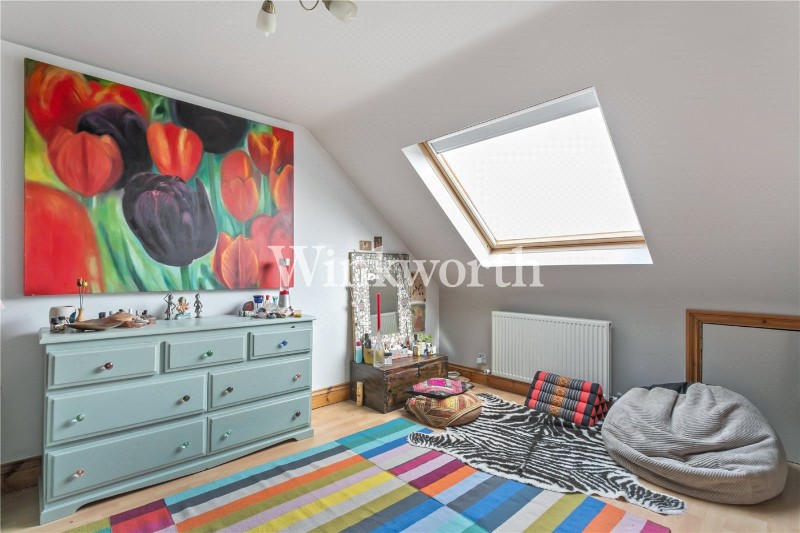 River Avenue, London, N13