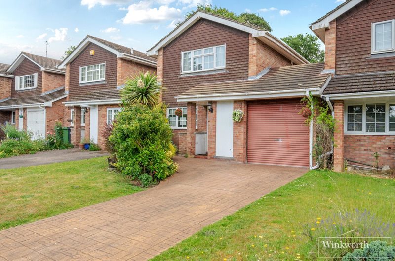 Elizabeth Avenue, Bagshot, Surrey, GU19