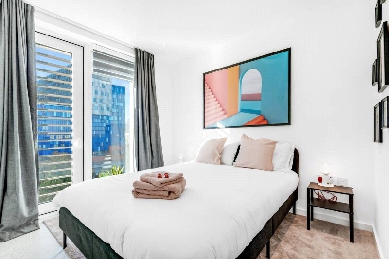 Cendal Crescent, London, E1