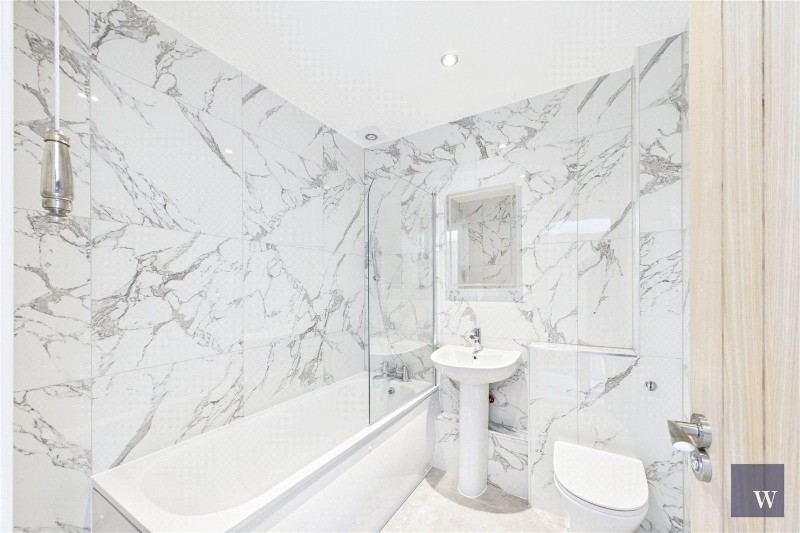 Streatham High Road, London, SW16