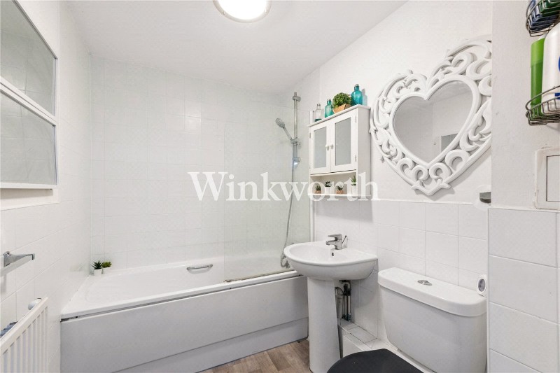 Academia Way, London, N17