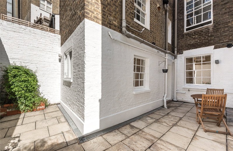 Charlwood Place, London, SW1V