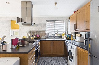 Byron Close, London, SW16