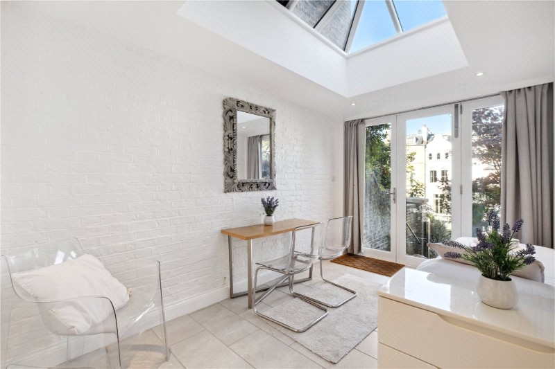 Lansdowne Crescent, London, W11