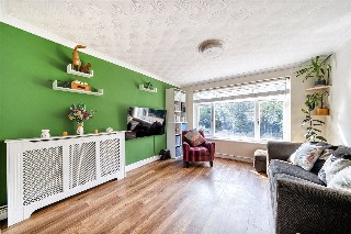 Roman Way, Farnham, Surrey, GU9