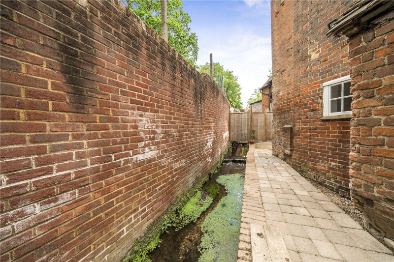 Guildford Road, Farnham, Surrey, GU9