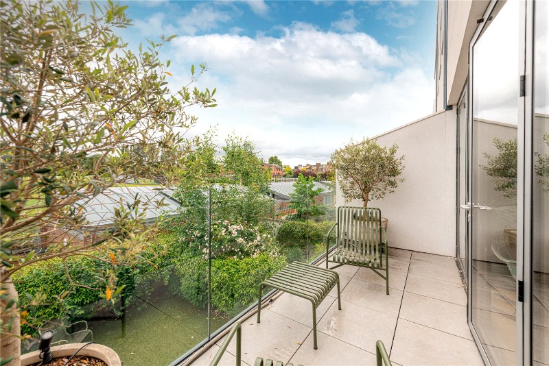 Pangbourne Avenue, London, W10