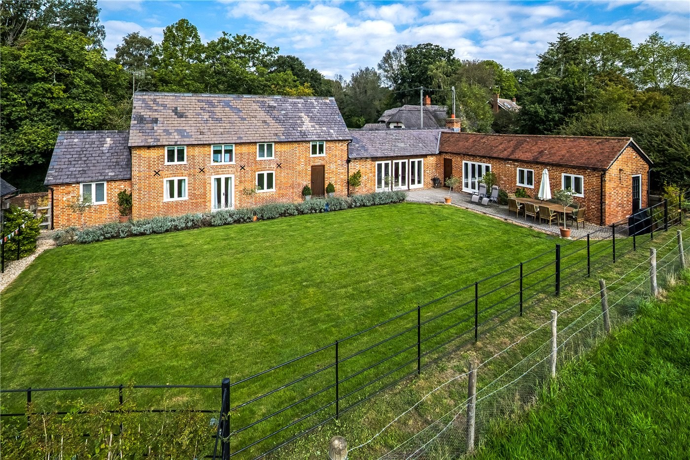 3 bedroom property for sale in Newport Lane, Braishfield, Romsey, SO51