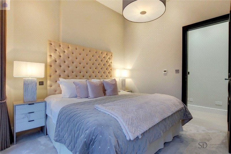 Fitzjohns Avenue, London, NW3