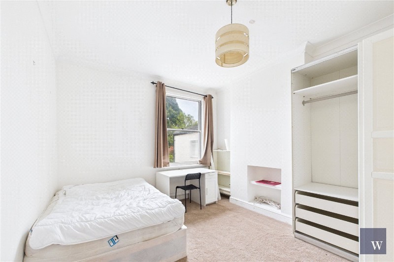 Estreham Road, London, SW16