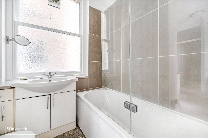 Sutton Lane North, London, W4