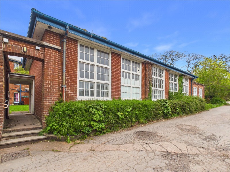 The Lodge, Western Road, Crediton, Devon, EX17