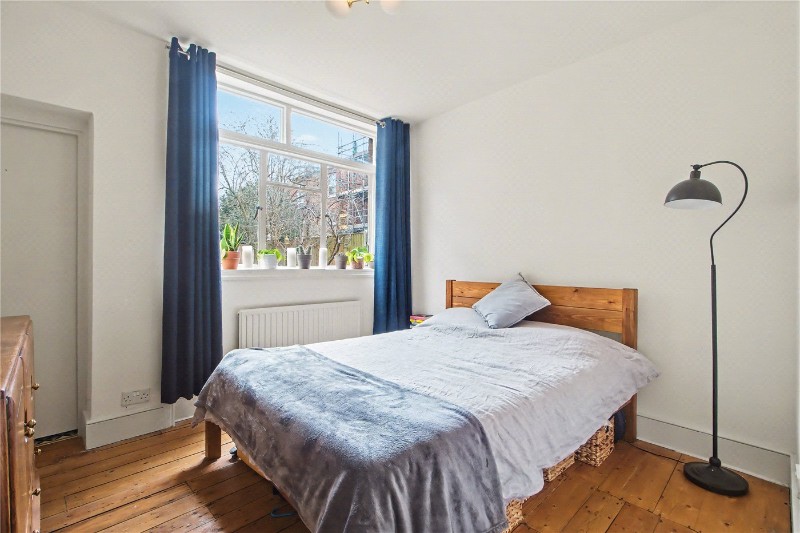 Rathcoole Gardens, London, N8