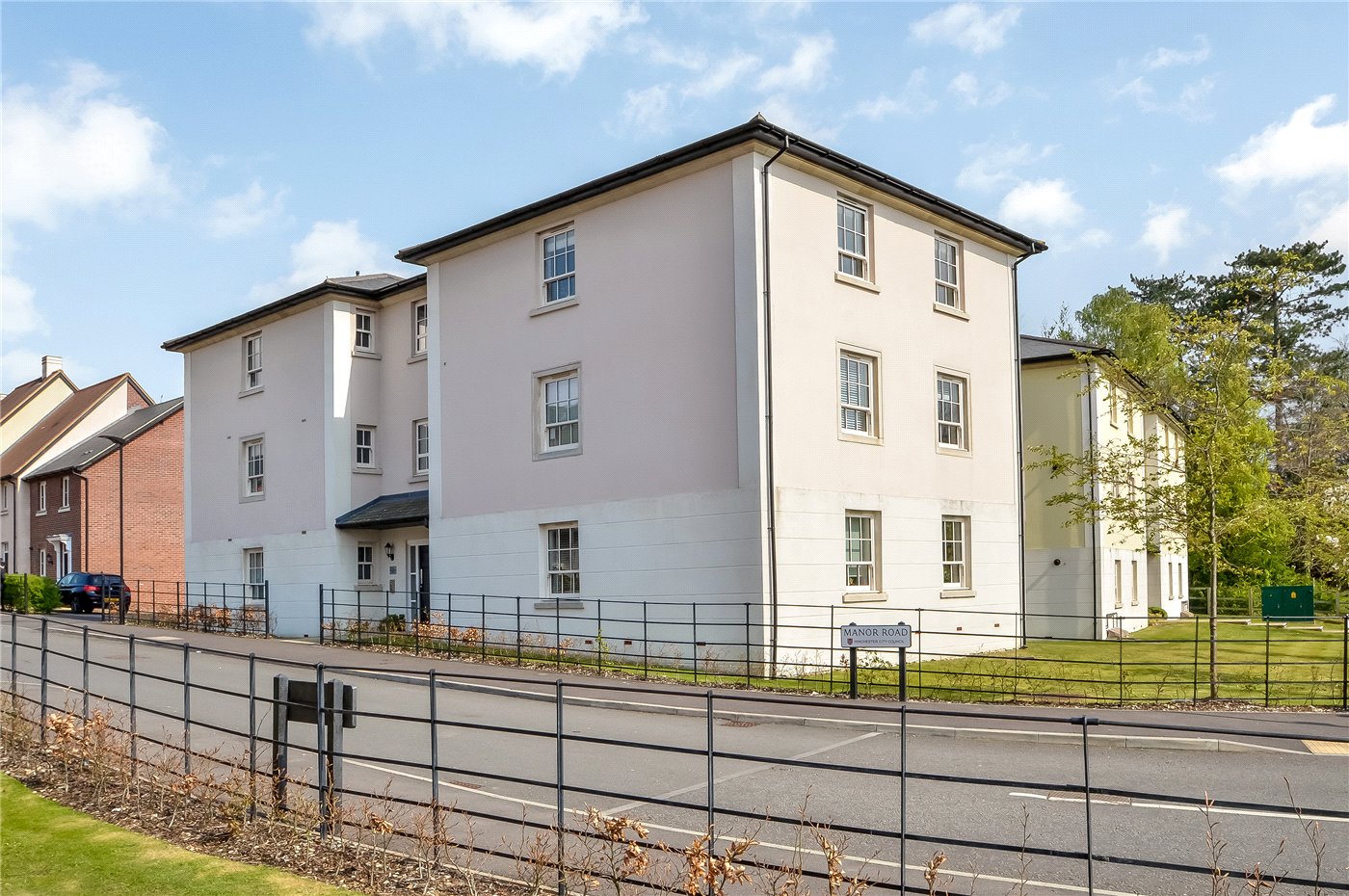 2 bedroom property for sale in Manor Road, Winchester, Hampshire, SO22