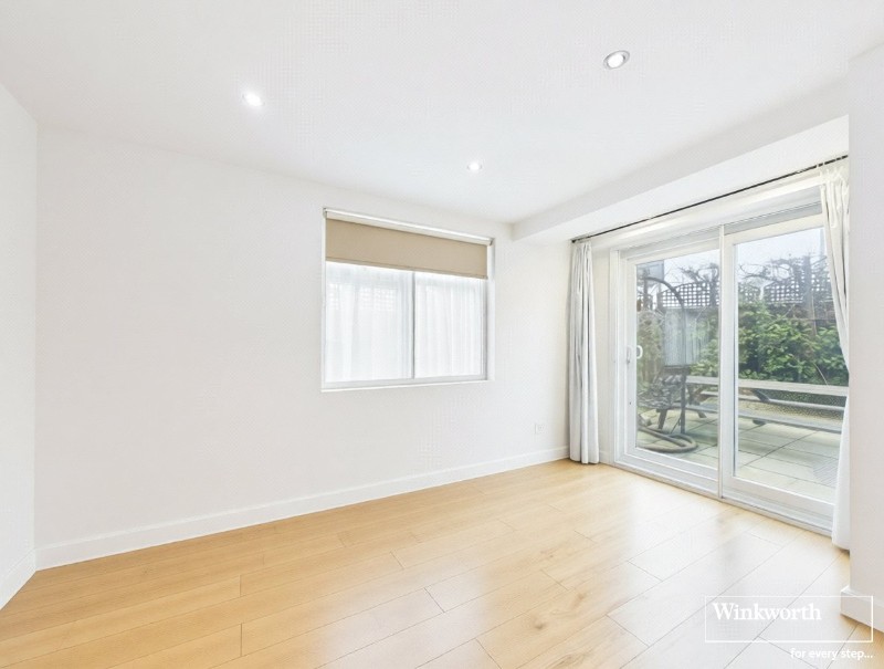 Renters Avenue, London, NW4