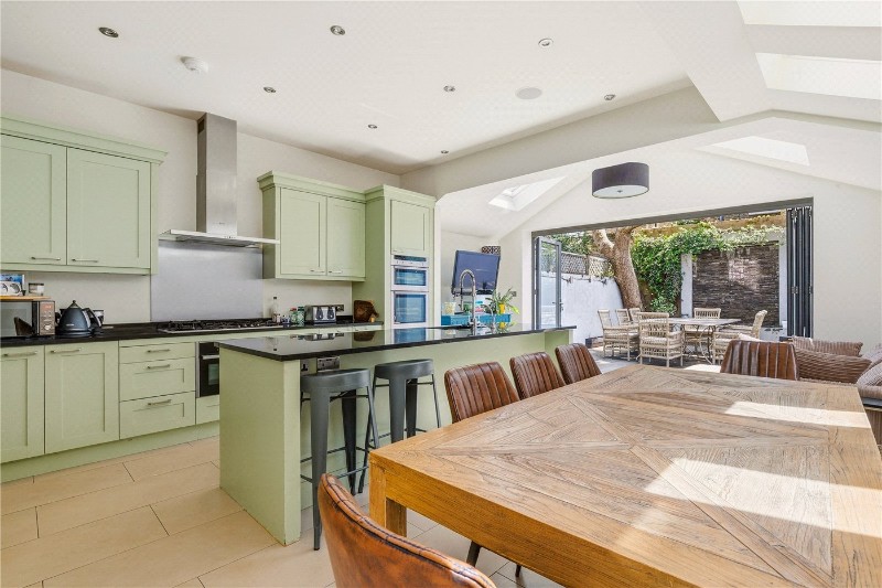 Bovingdon Road, London, SW6