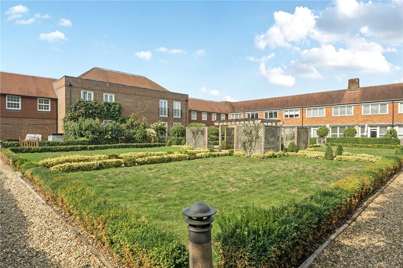 Burnham Square, Upper Froyle, Alton, Hampshire, GU34