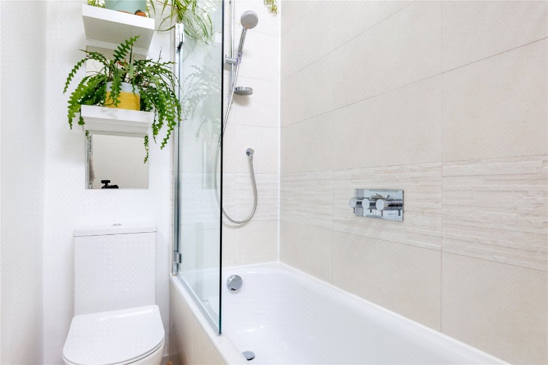 North Lodge Close, London, SW15