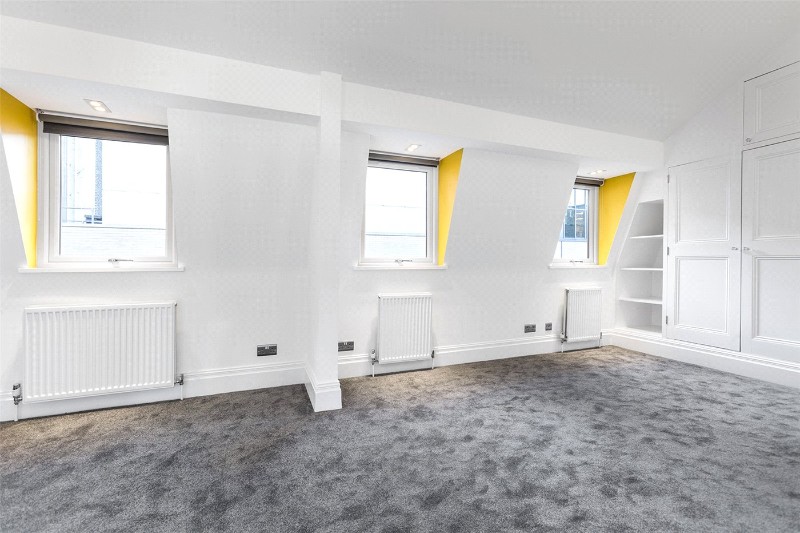 Chenies Mews, London, WC1E