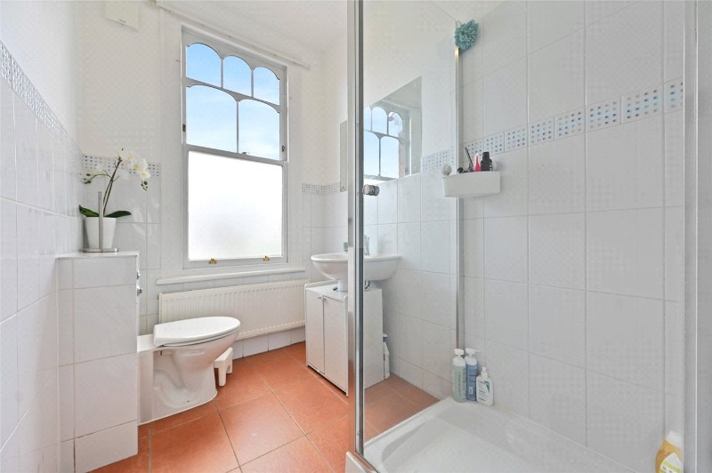 Oaklands Grove, London, W12