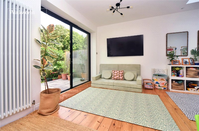 Sandringham Road, Worcester Park, KT4