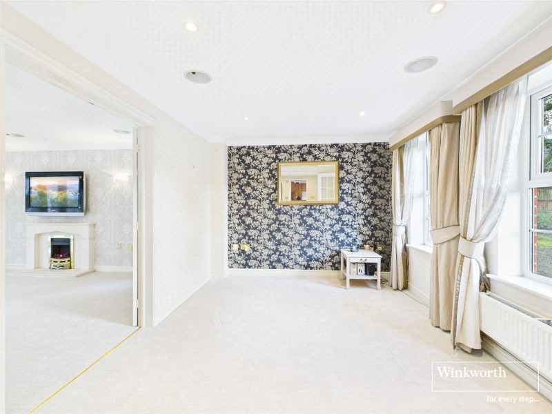 Rosyth Gardens, Newbury, Berkshire, RG14