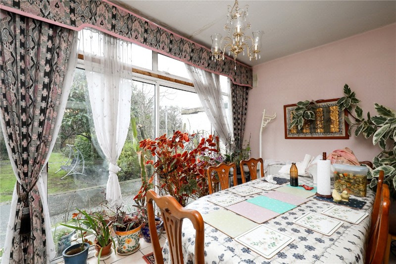 Gunnersbury Avenue, London, W5