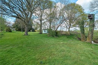 Farnham Road, Sleaford, Hampshire, GU35