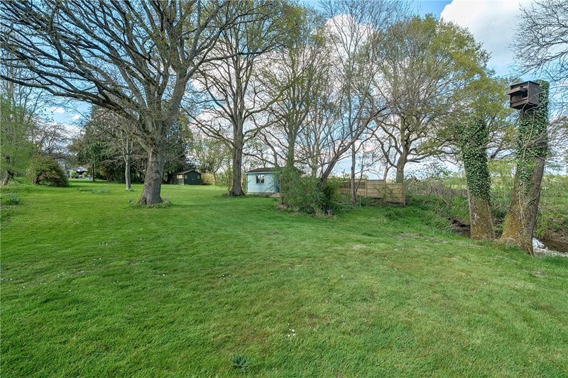 Farnham Road, Sleaford, Hampshire, GU35