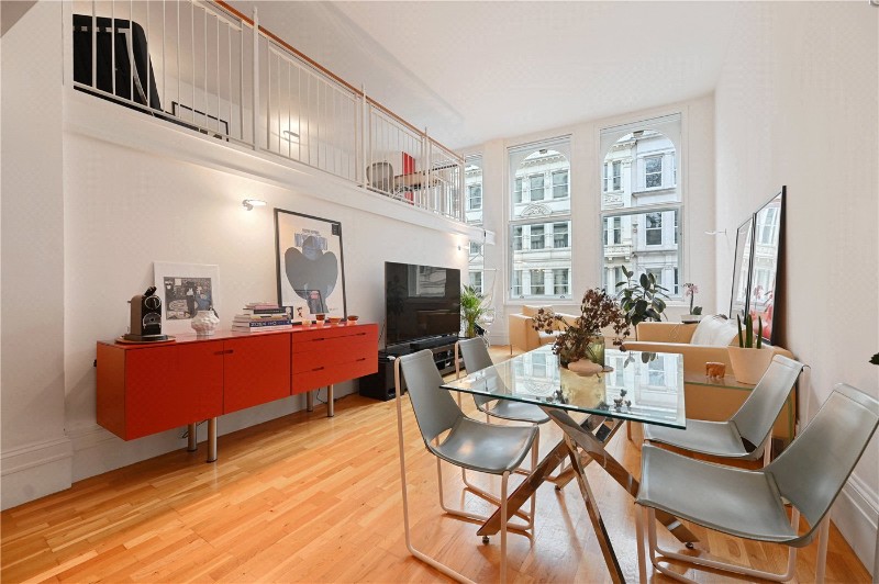 Ludgate Hill, London, EC4M