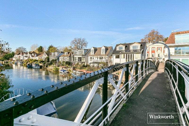 Sunbury Court Island, Sunbury-on-Thames, Surrey, TW16