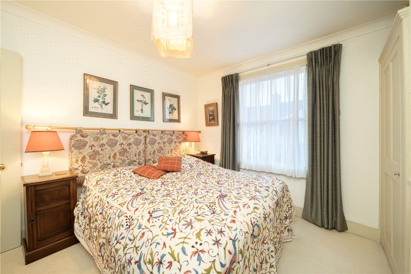 Cornwall Grove, London, W4