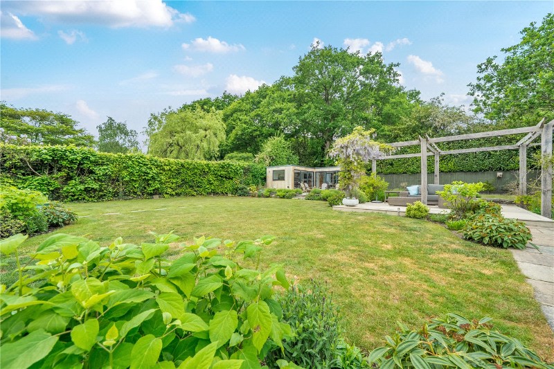 Abbots Ride, Farnham, Surrey, GU9