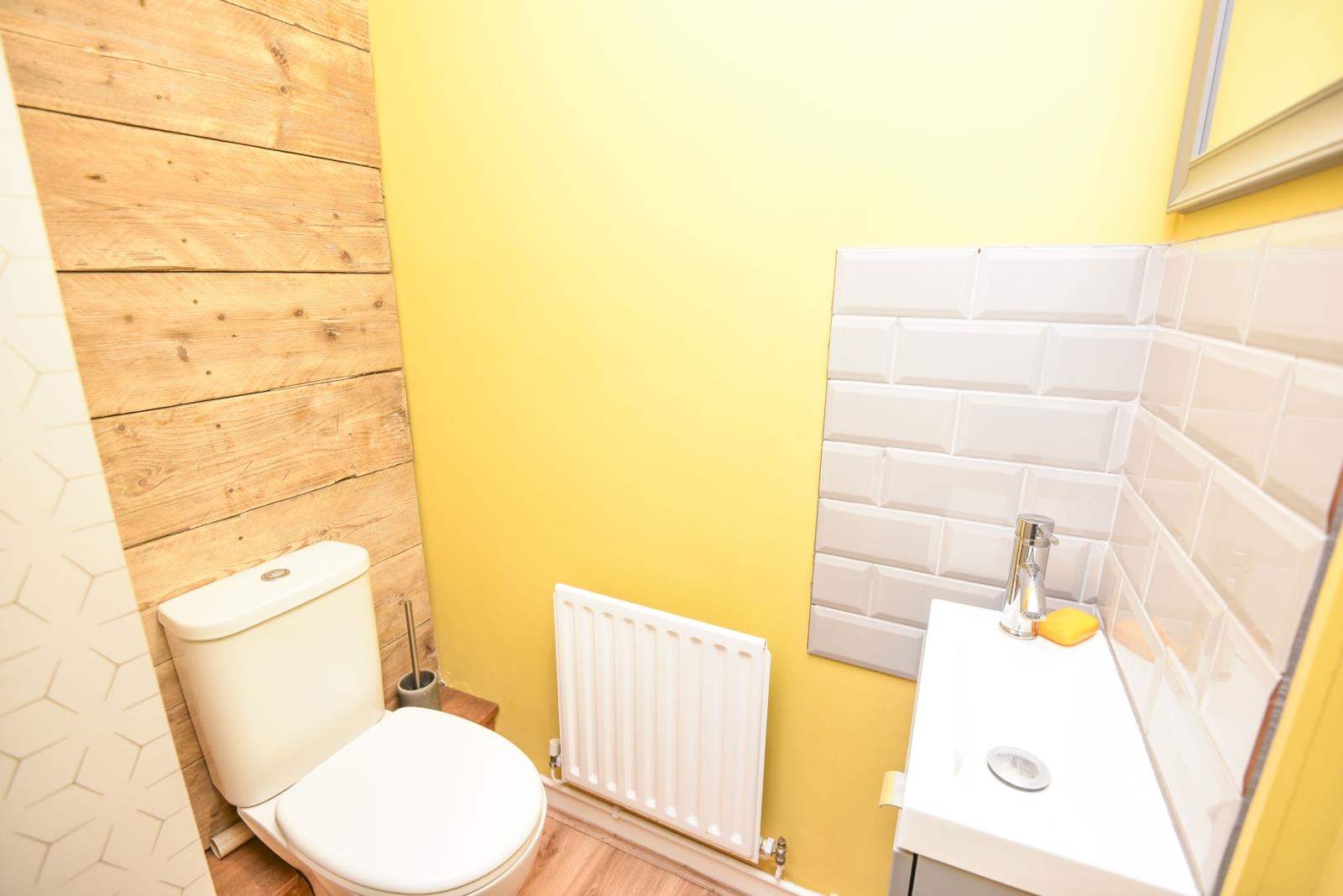 A CLOAKROOM DSC_8261