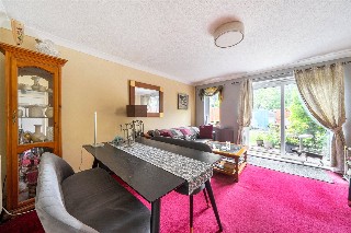 Hurlands Place, Farnham, Surrey, GU9