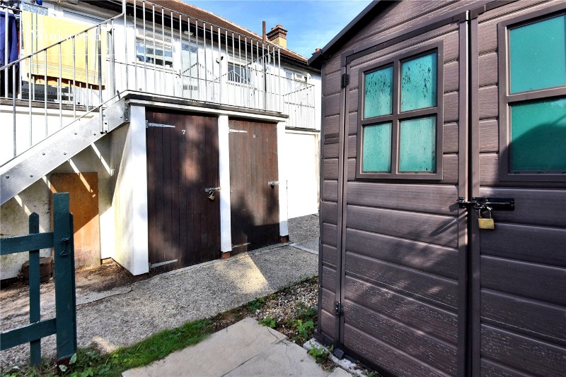 The Maisonettes, Alberta Avenue, Cheam, Sutton, SM1