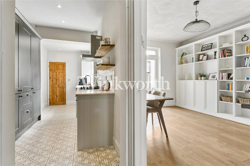 Russell Avenue, London, United Kingdom, N22