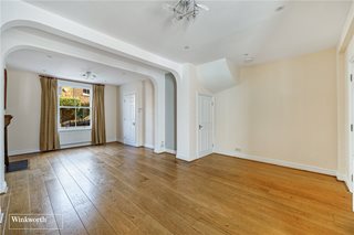 Short Road, London, W4