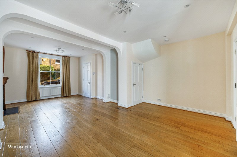 Short Road, London, W4