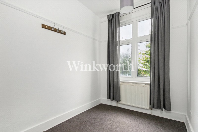 River Avenue, London, N13