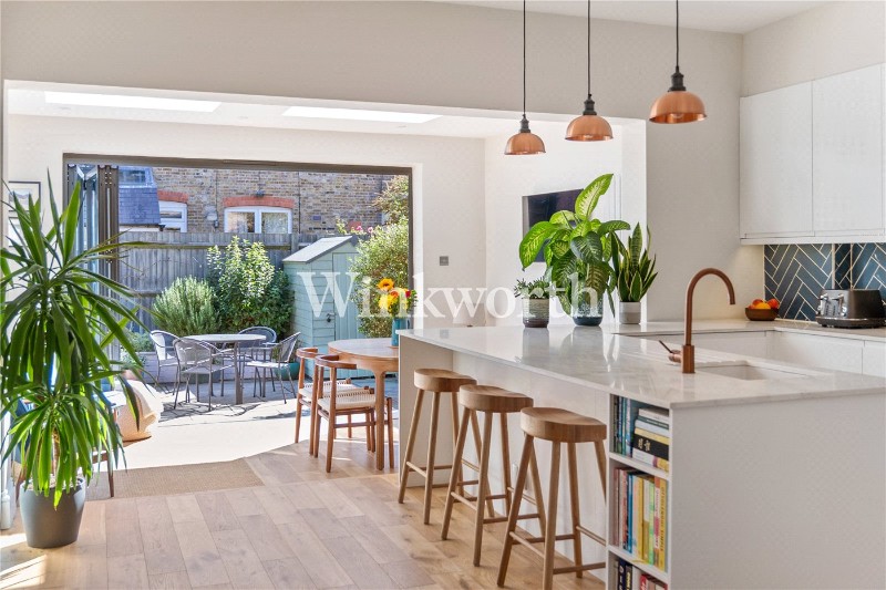 Hewitt Avenue, London, N22