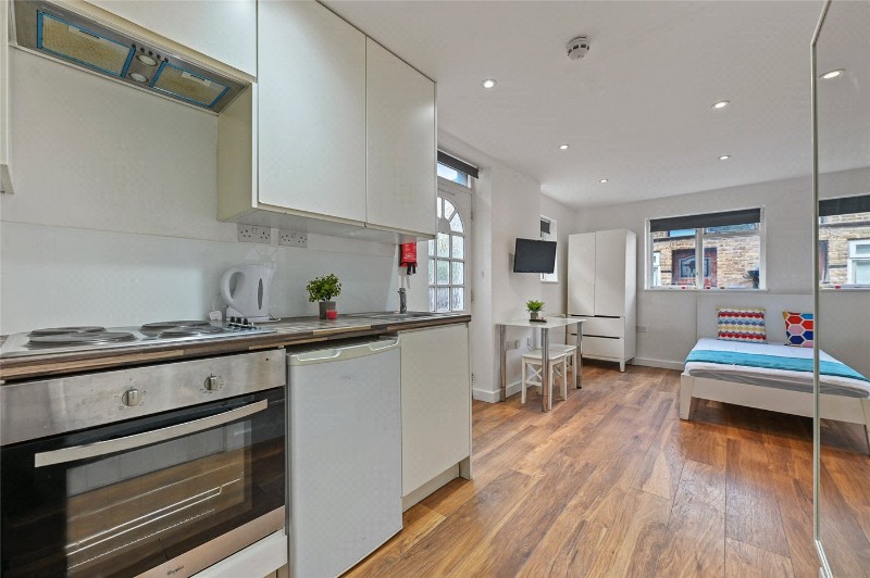Bloemfontein Avenue, London, W12