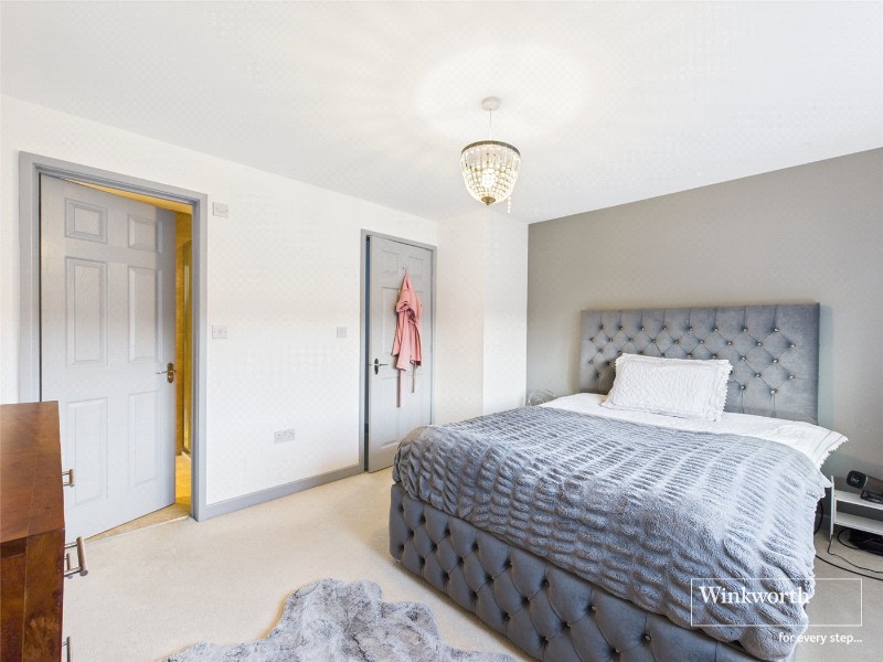 Wellington Close, Newbury, Berkshire, RG14